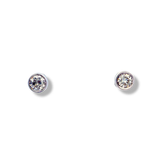 Boucles d'oreilles à tige en or blanc 14 carats avec diamants